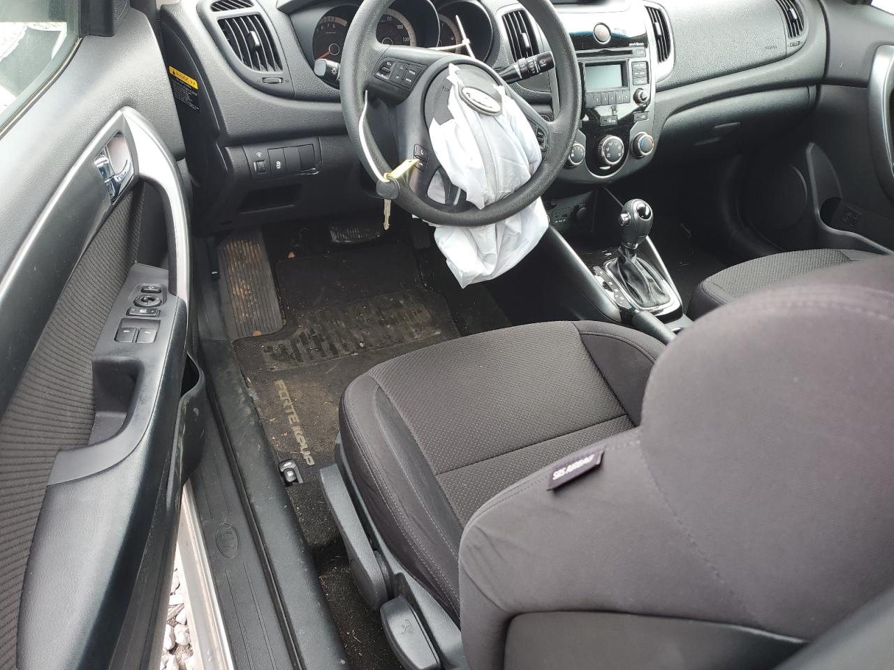 2013 Kia Forte - Image 8