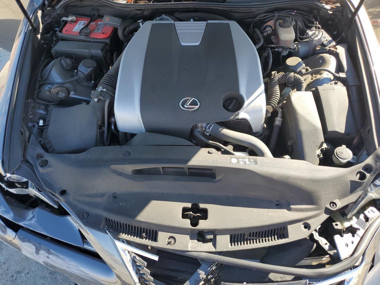2015 Lexus IS - Image 11