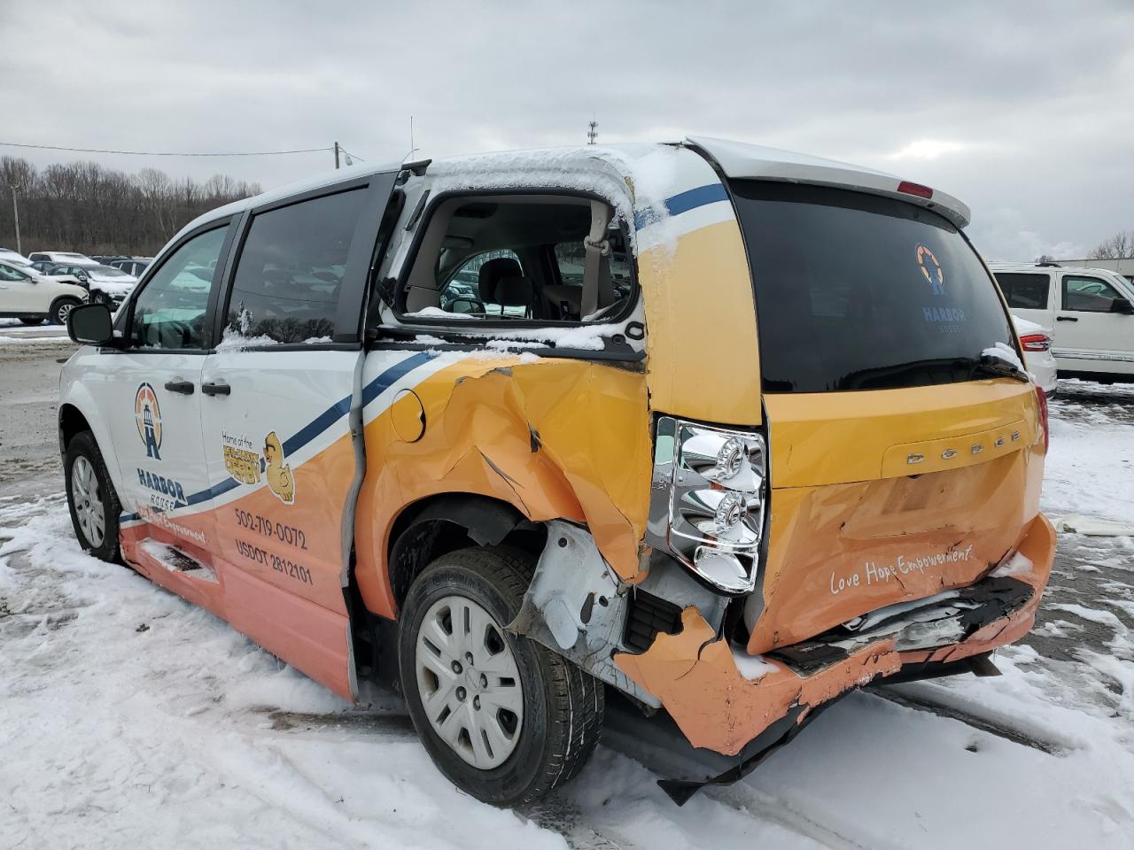 2019 Dodge Caravan - Image 2