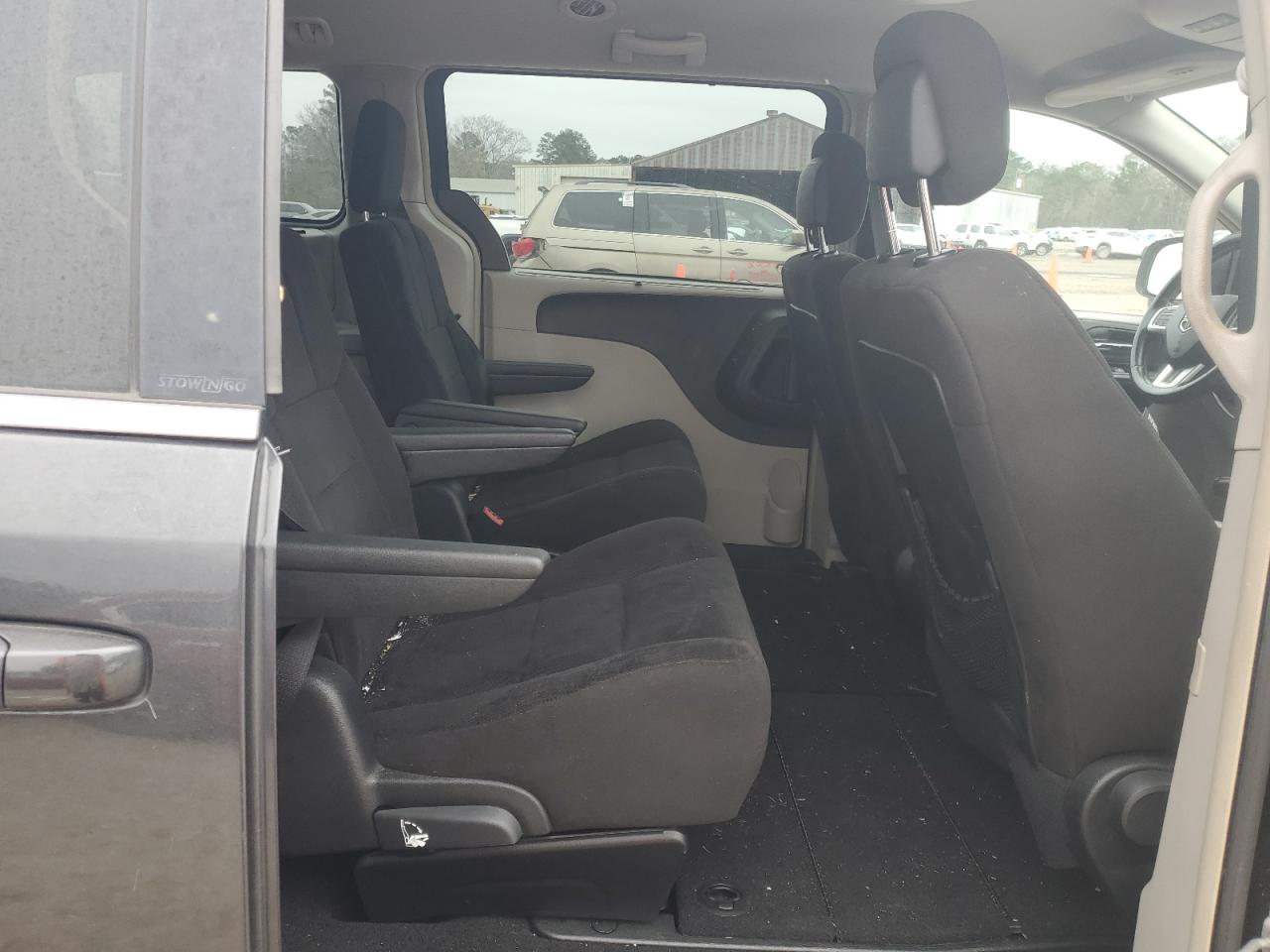 2012 Dodge Caravan - Image 11