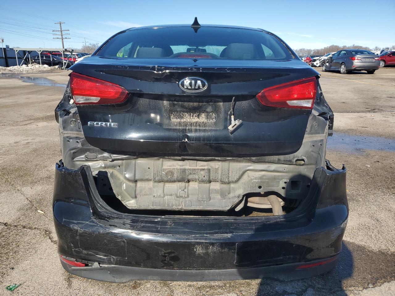 2017 Kia Forte - Image 6