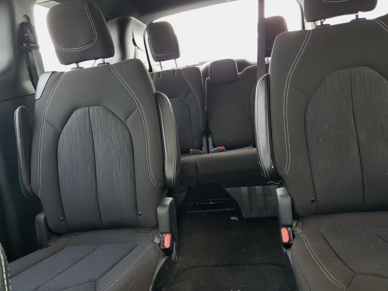 2021 Chrysler Pacifica - Image 10