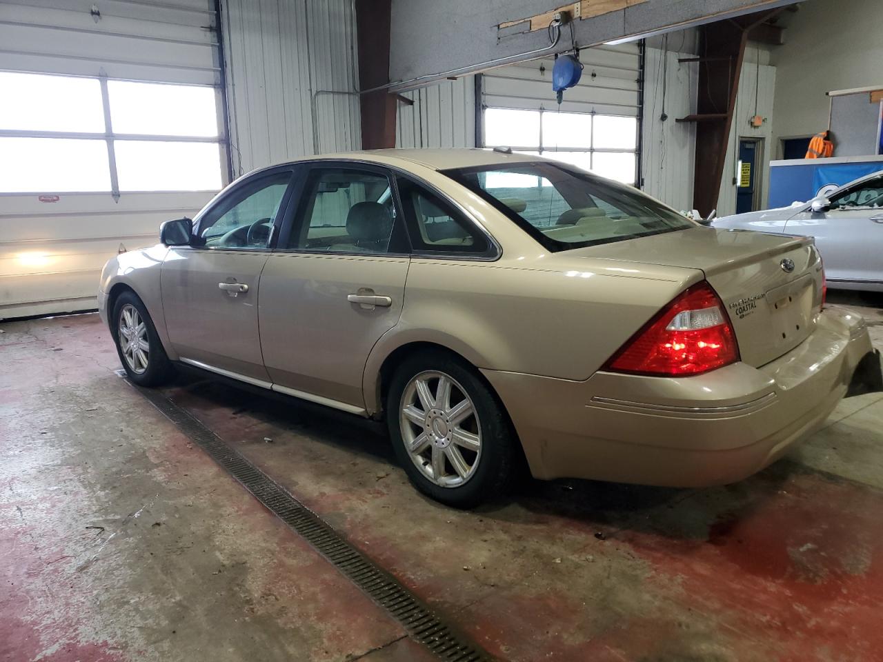 2007 Ford Five Hundred - Image 2