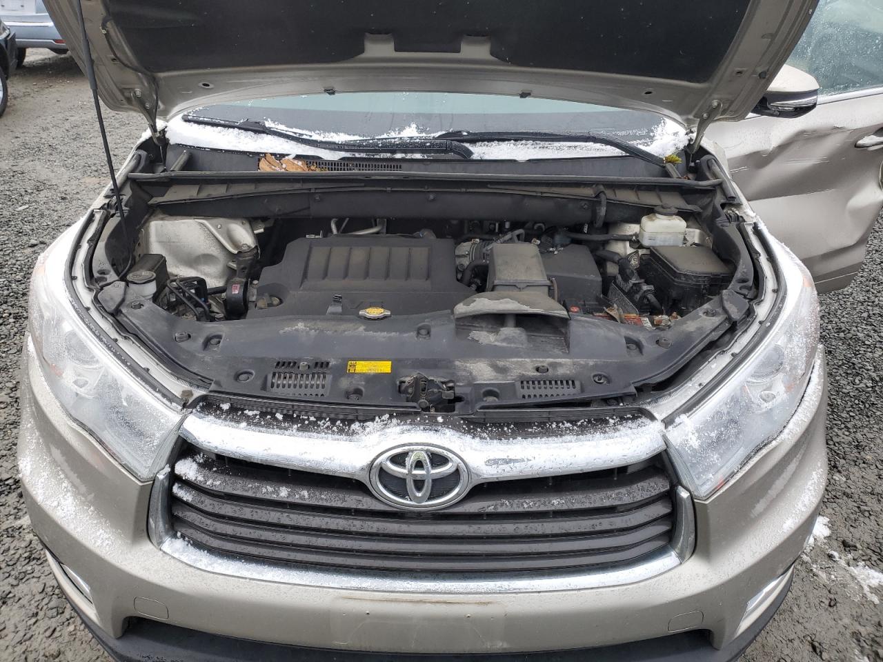 2014 Toyota Highlander - Image 12