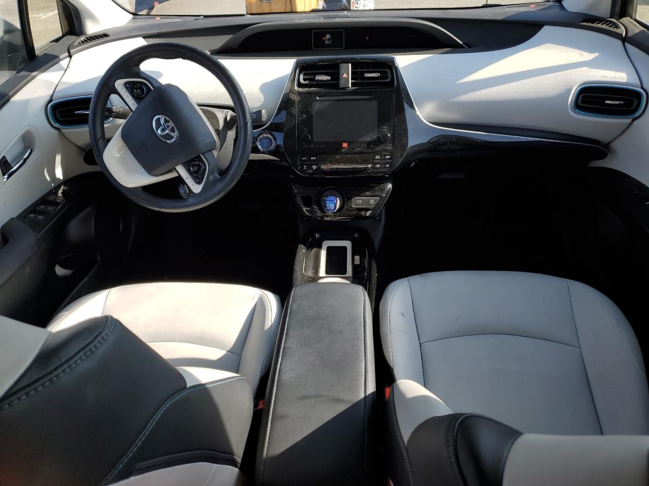 2016 Toyota Prius - Image 8