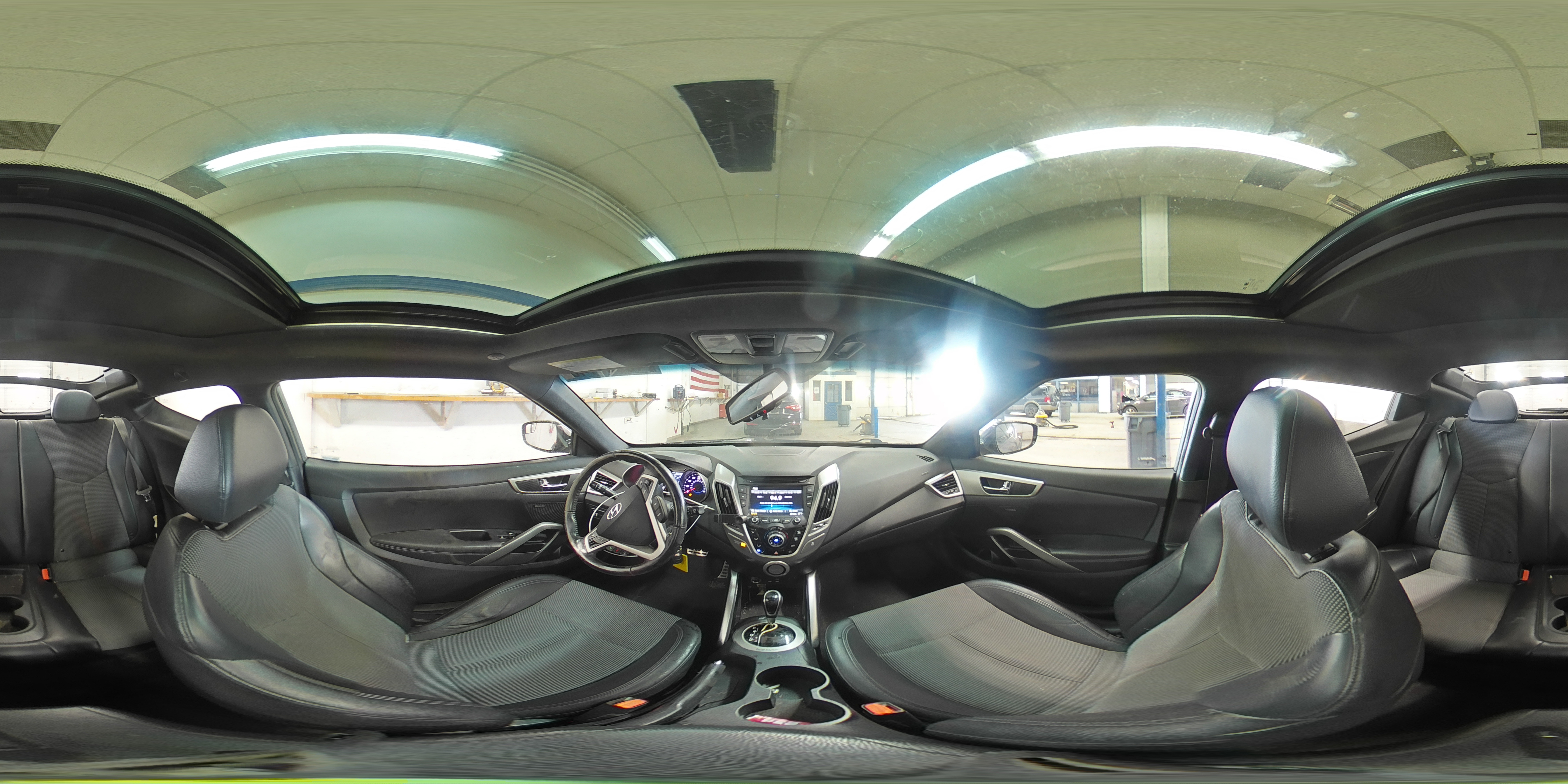 2016 Hyundai Veloster - Image 13