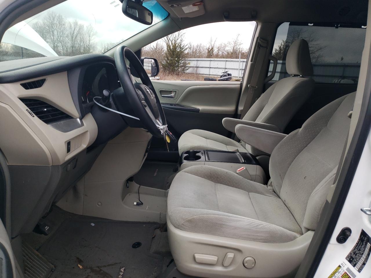 2015 Toyota Sienna - Image 7