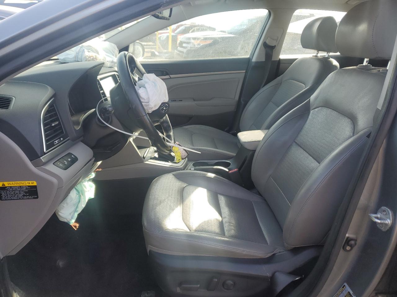 2017 Hyundai Elantra - Image 7