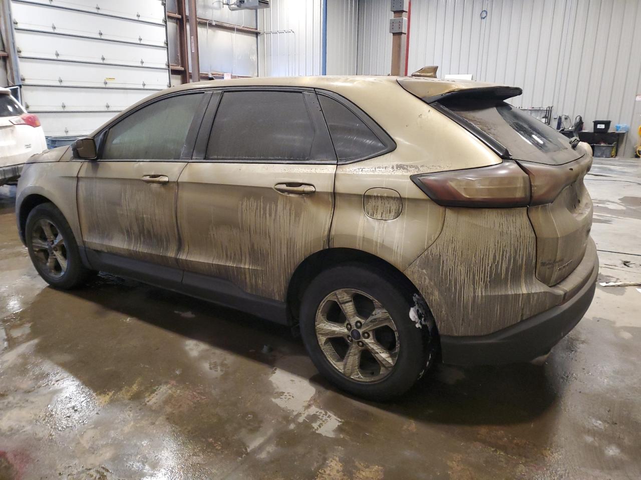 2016 Ford Edge - Image 2