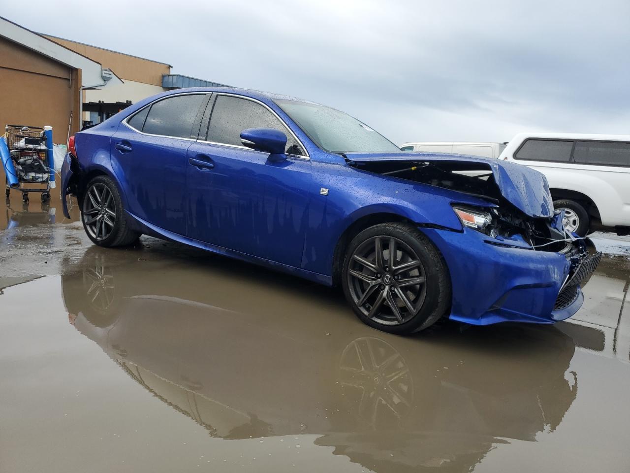 2016 Lexus IS - Image 4