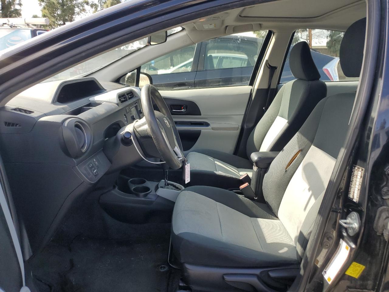 2012 Toyota Prius - Image 7
