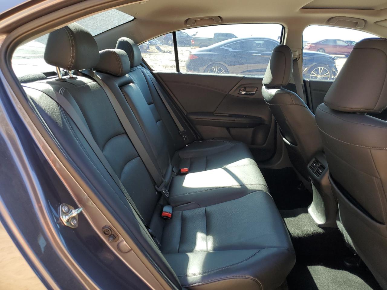 2015 Honda Accord - Image 11