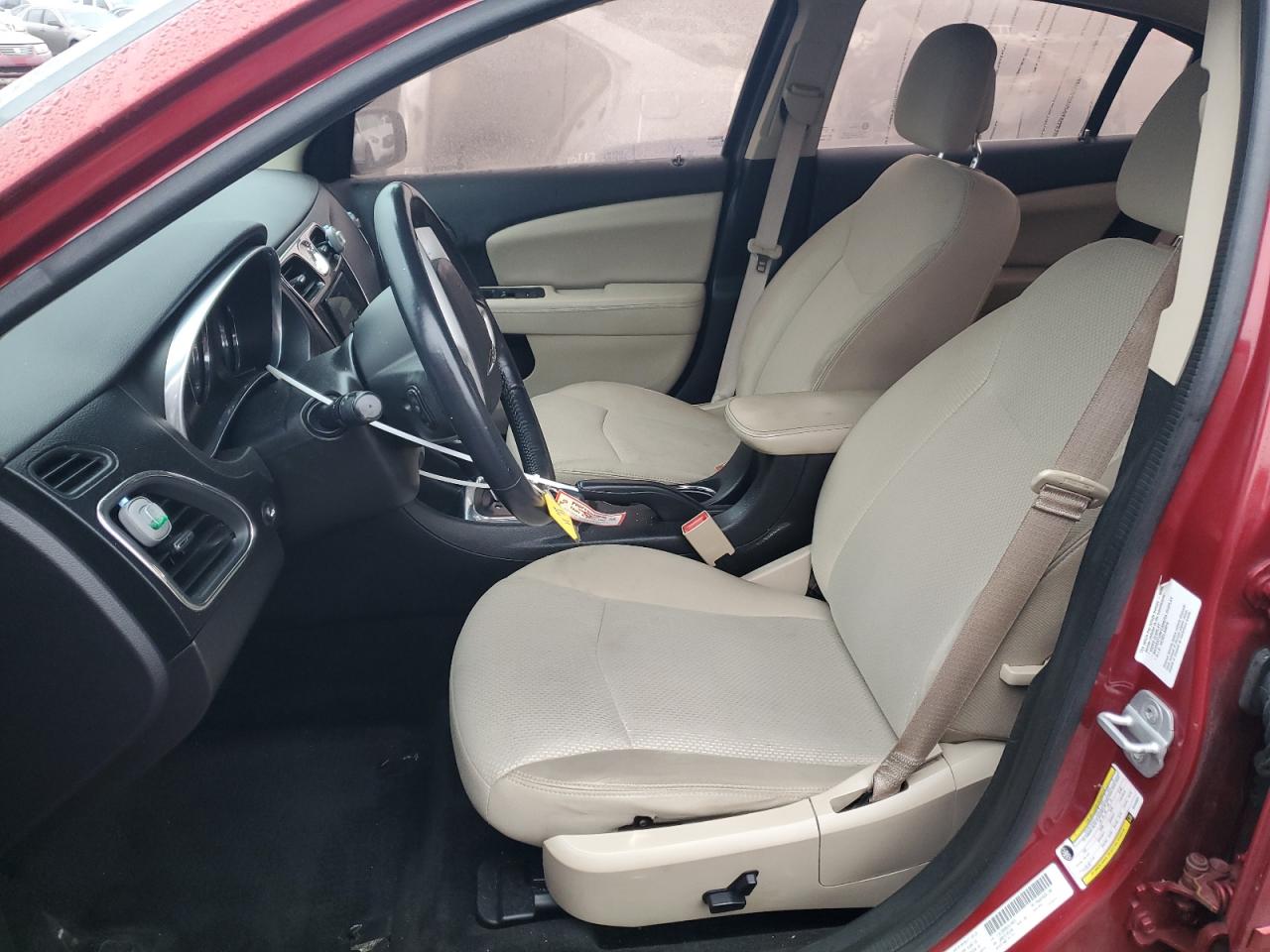 2014 Chrysler 200 - Image 7