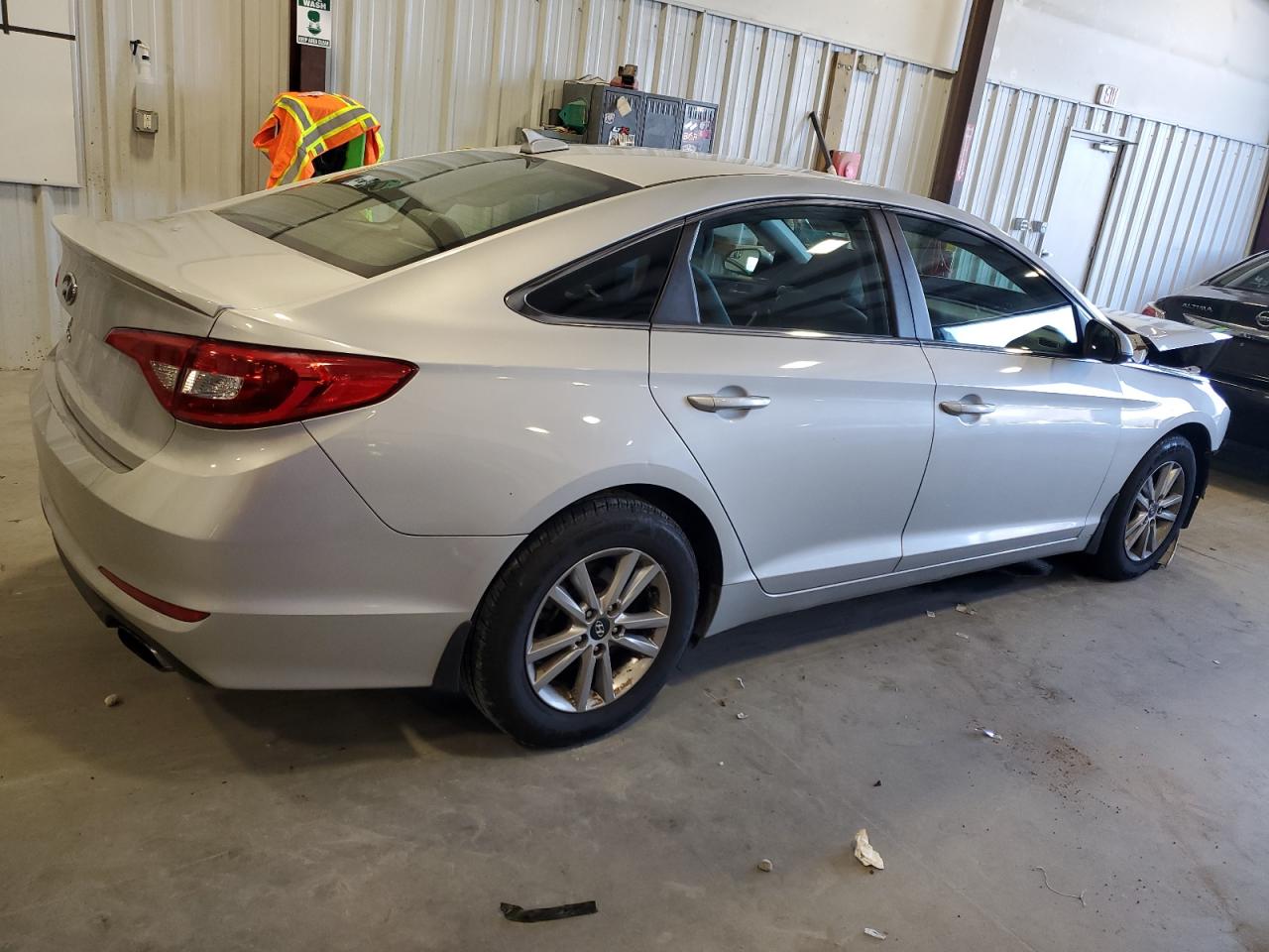 2016 Hyundai Sonata - Image 3