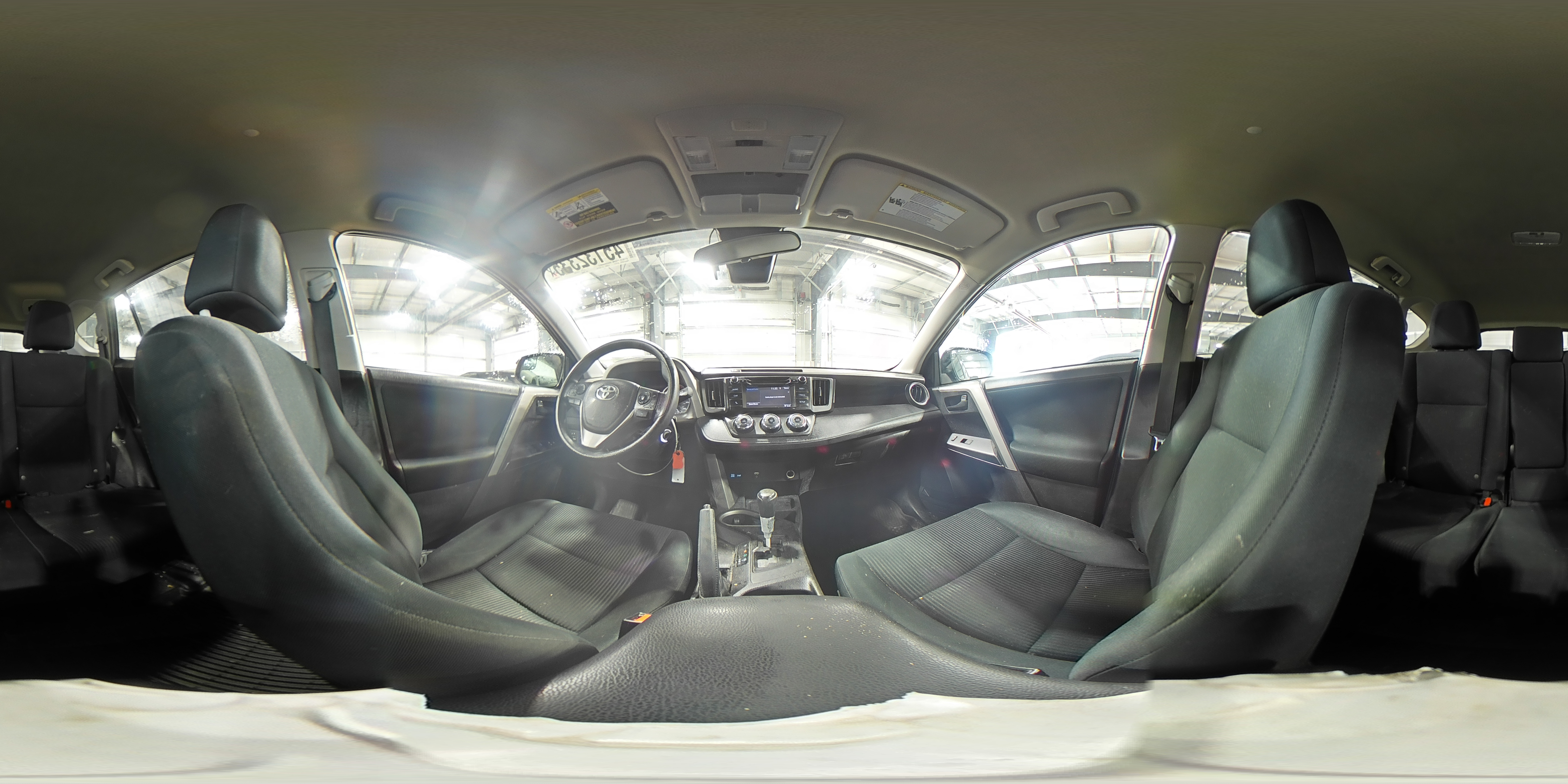 2018 Toyota RAV 4 - Image 15