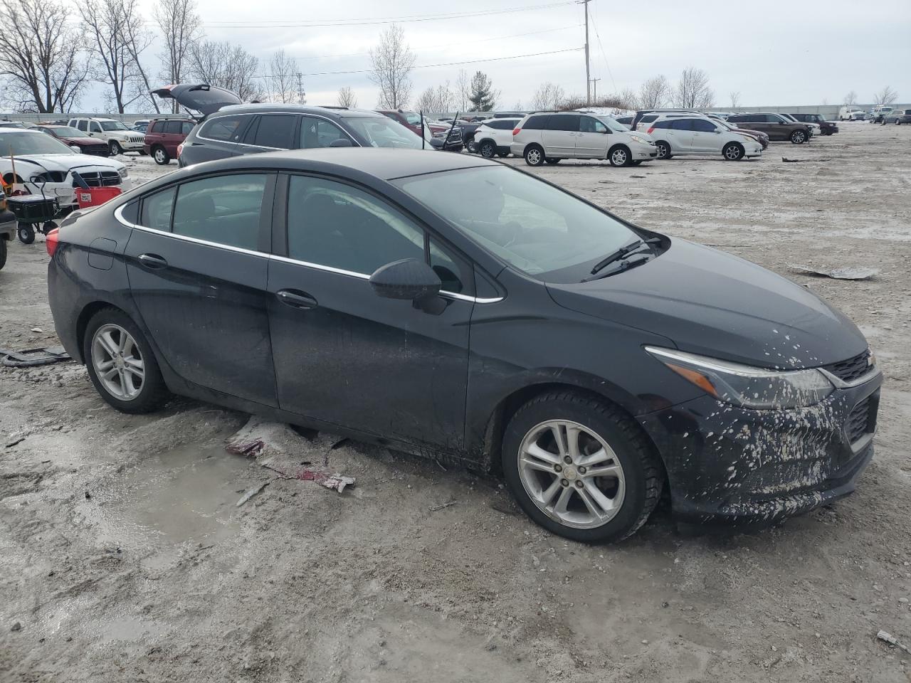 2018 Chevrolet Cruze - Image 4