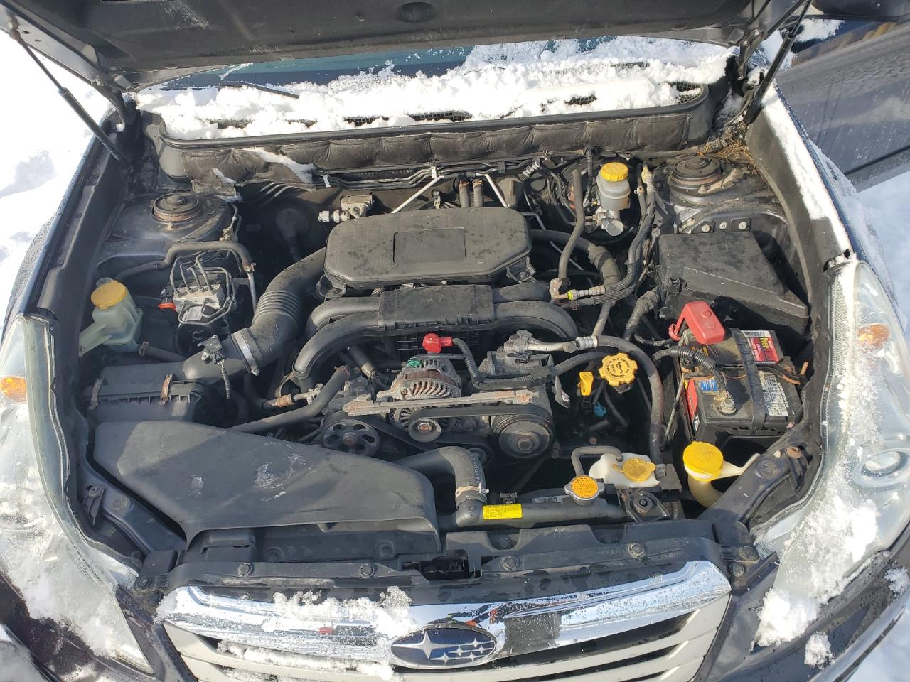 2010 Subaru Outback - Image 11