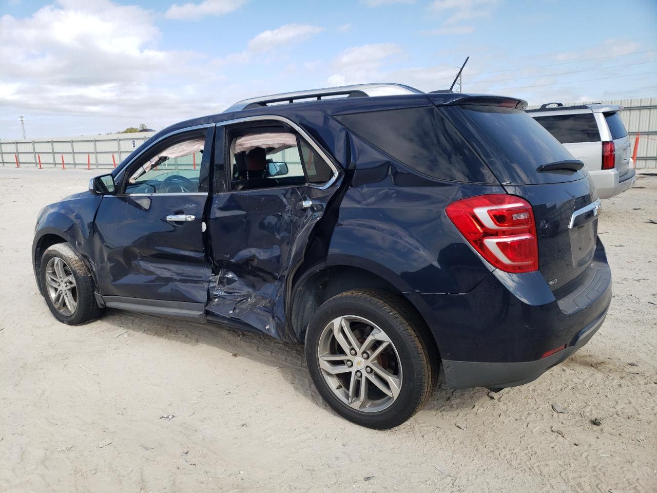 2016 Chevrolet Equinox - Image 2