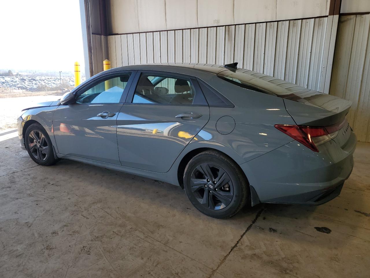 2022 Hyundai Elantra - Image 2