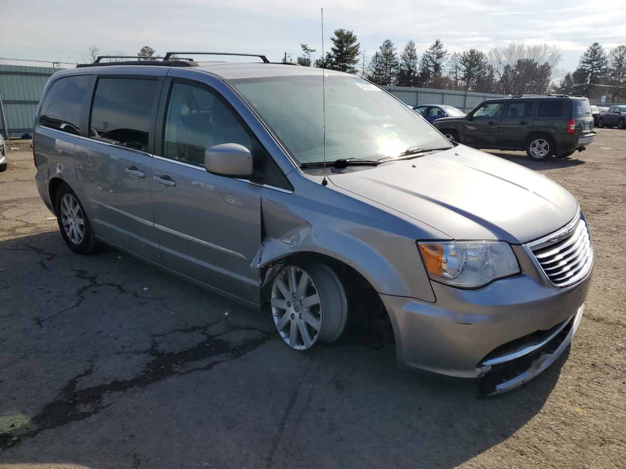 2015 Chrysler Town & Country - Image 4