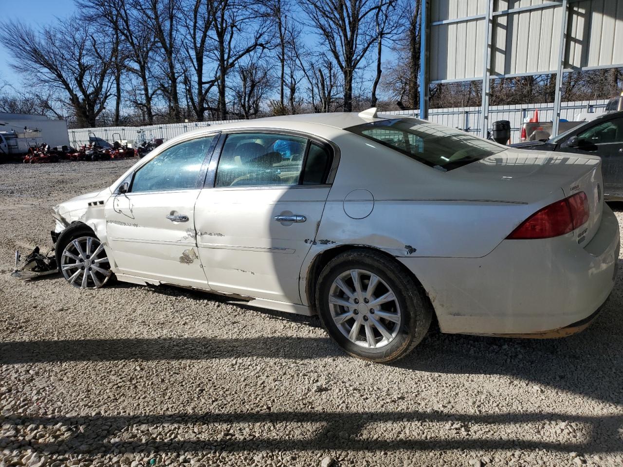 2011 Buick Lucerne - Image 2