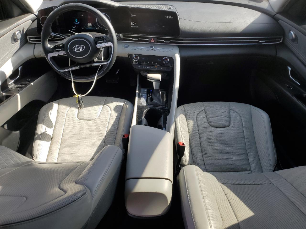 2021 Hyundai Elantra - Image 8