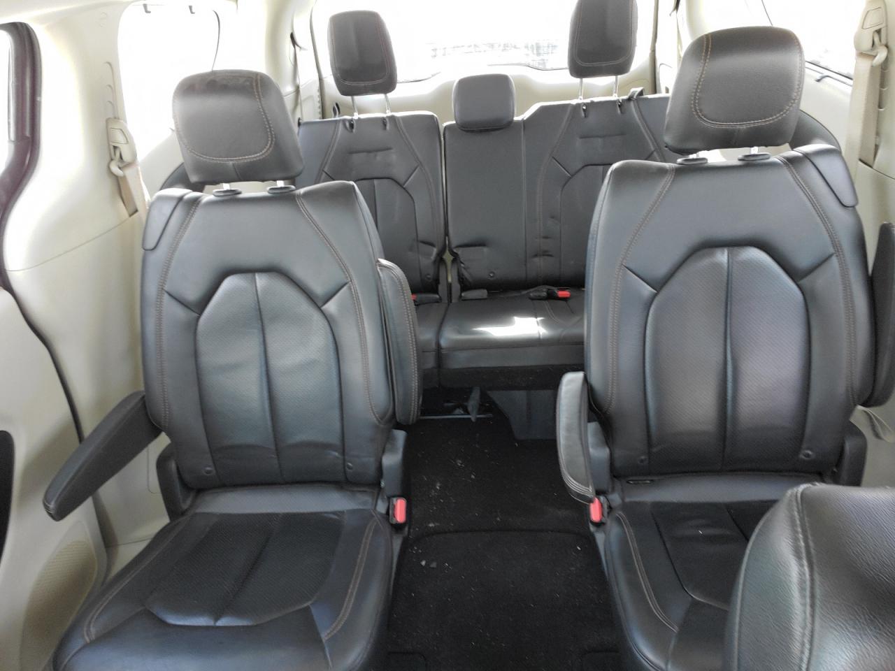 2020 Chrysler Pacifica - Image 10