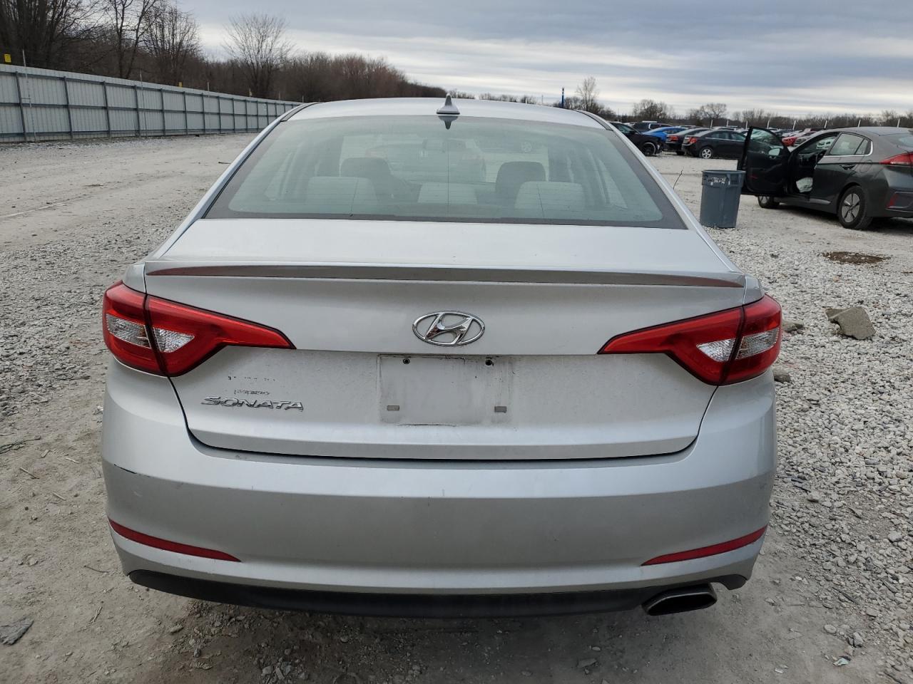 2015 Hyundai Sonata - Image 6