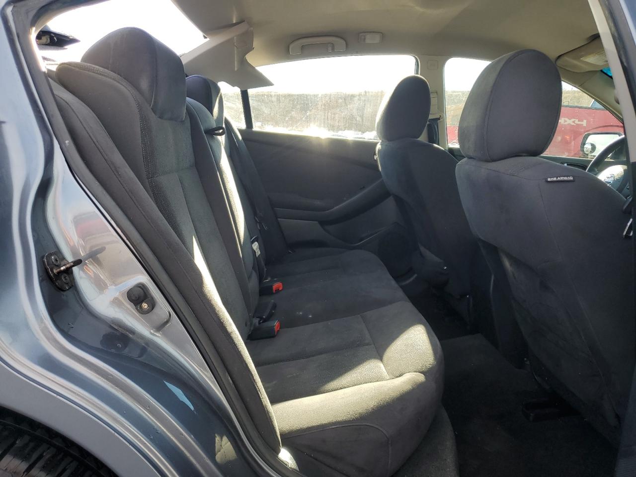 2010 Nissan Altima - Image 10