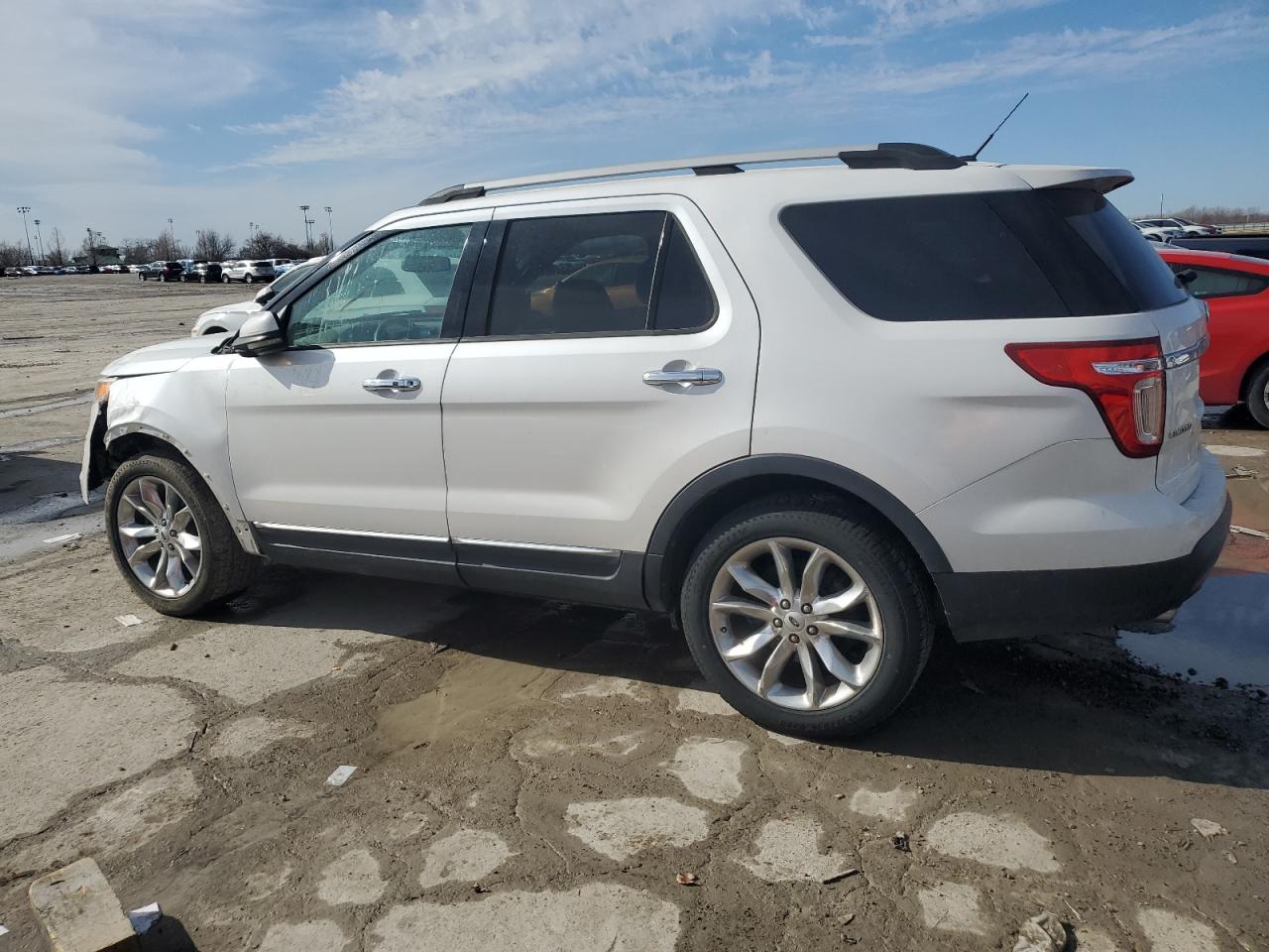 2013 Ford Explorer - Image 2