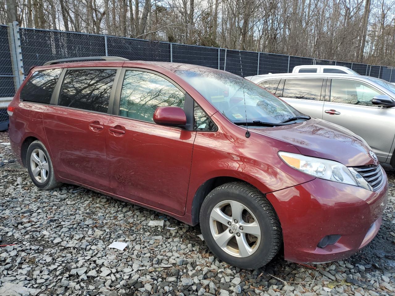 2014 Toyota Sienna - Image 4