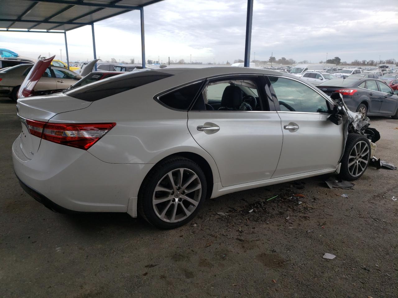 2014 Toyota Avalon - Image 3
