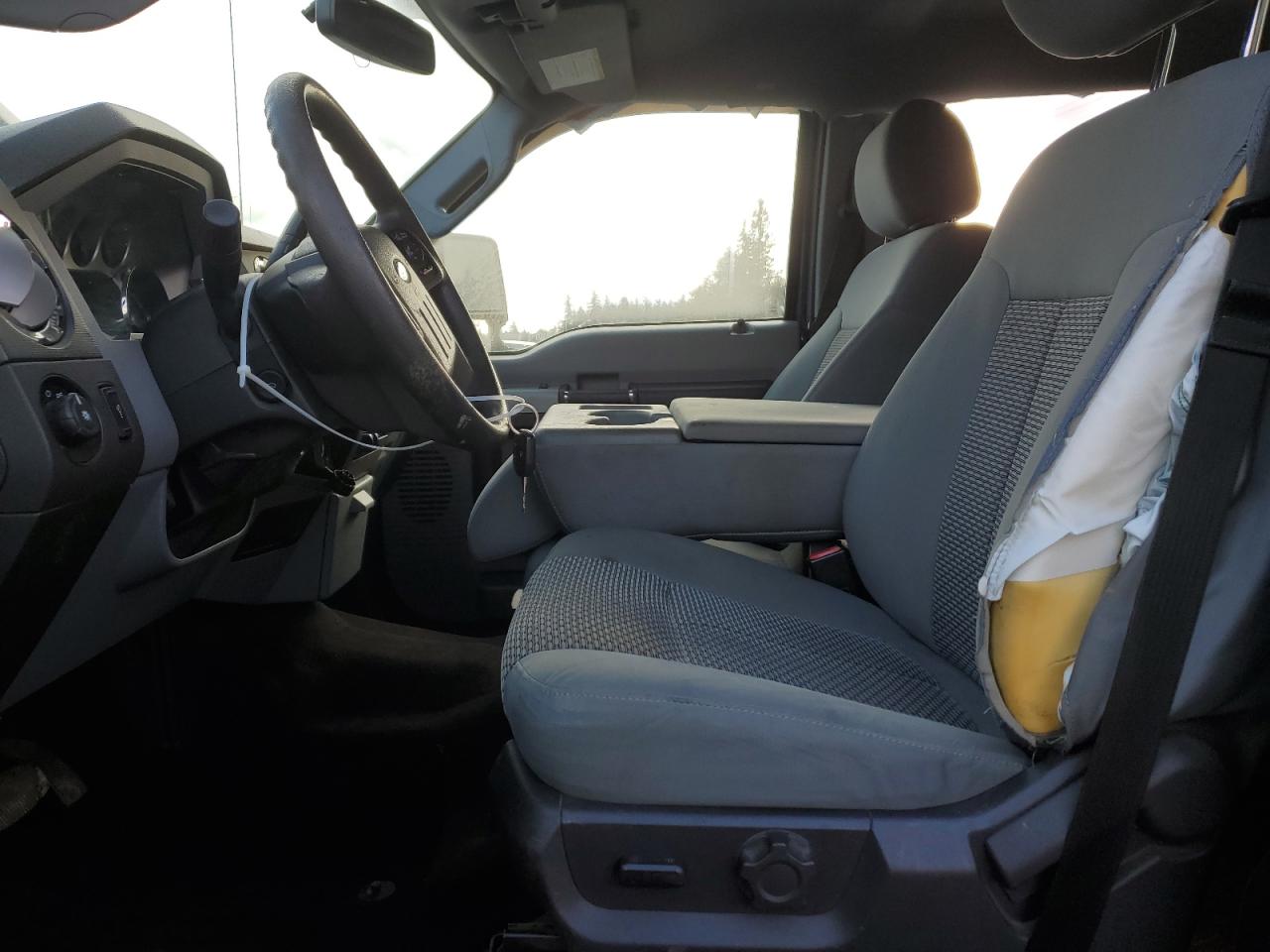 2015 Ford F350 - Image 7