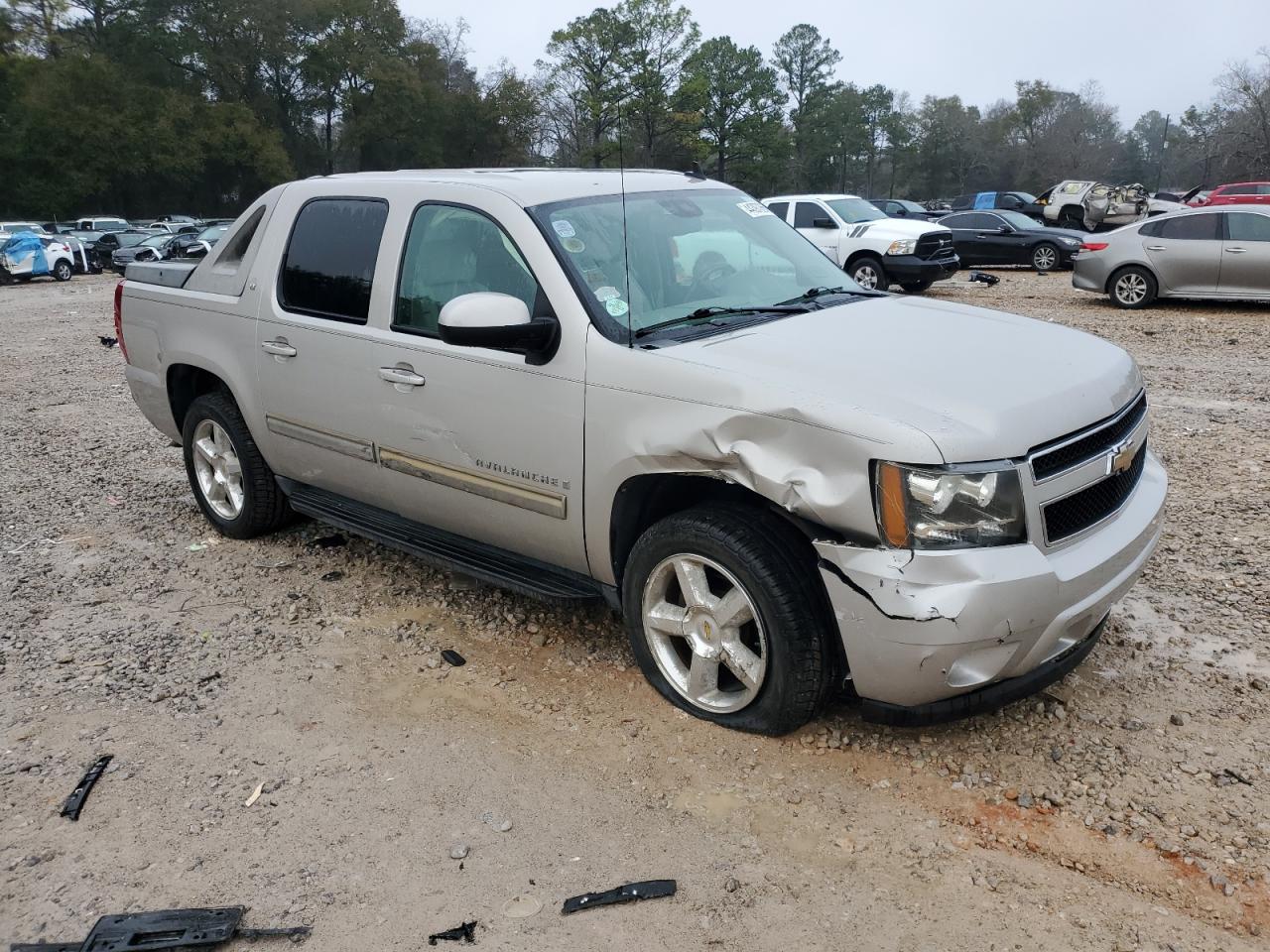 2009 Chevrolet Avalanche - Image 4