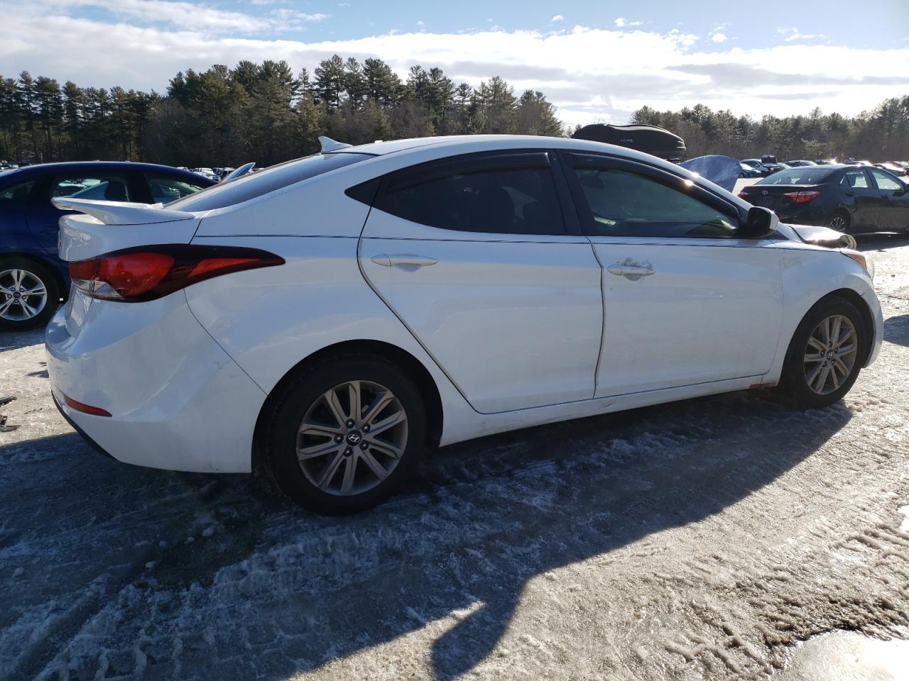 2014 Hyundai Elantra - Image 3