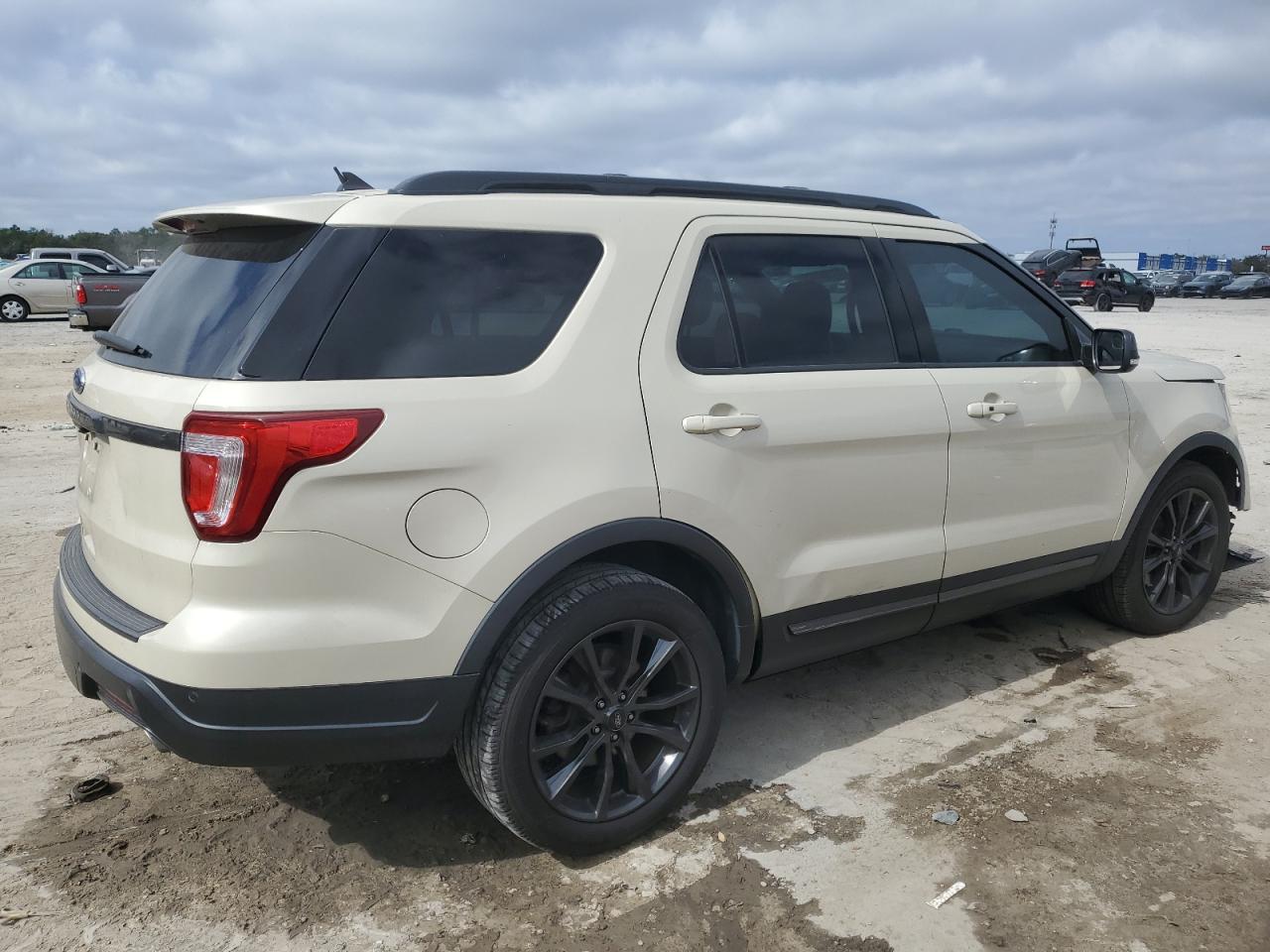 2018 Ford Explorer - Image 3