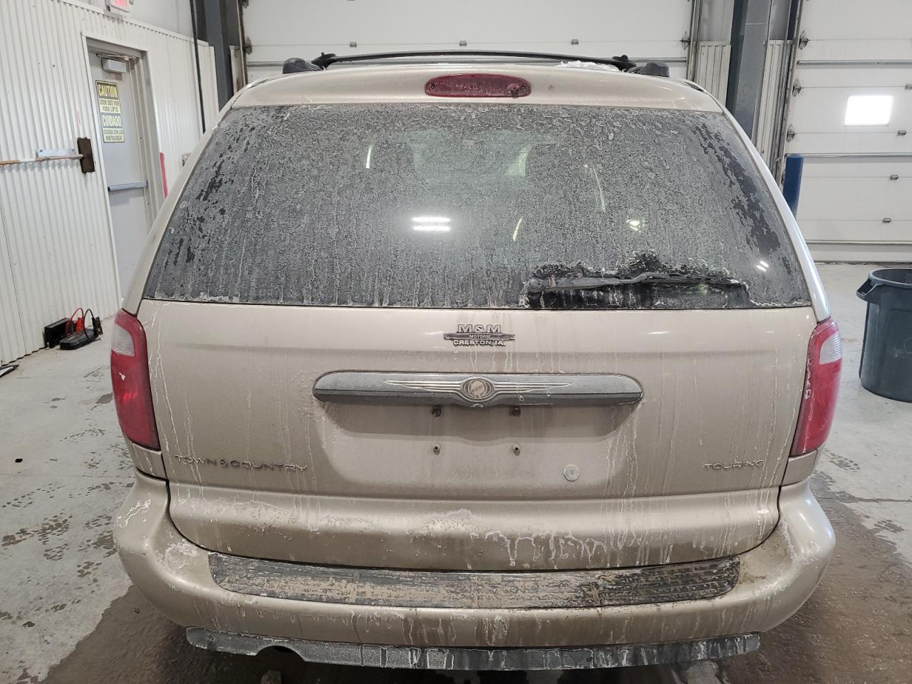 2006 Chrysler Town & Country - Image 6