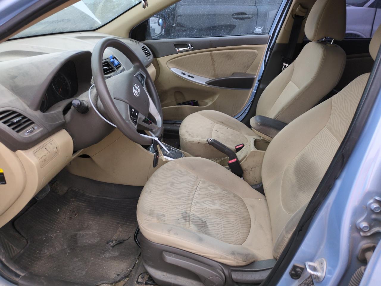 2013 Hyundai Accent - Image 7