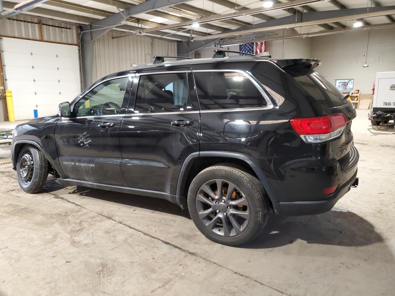 2019 Jeep Grand Cherokee - Image 2