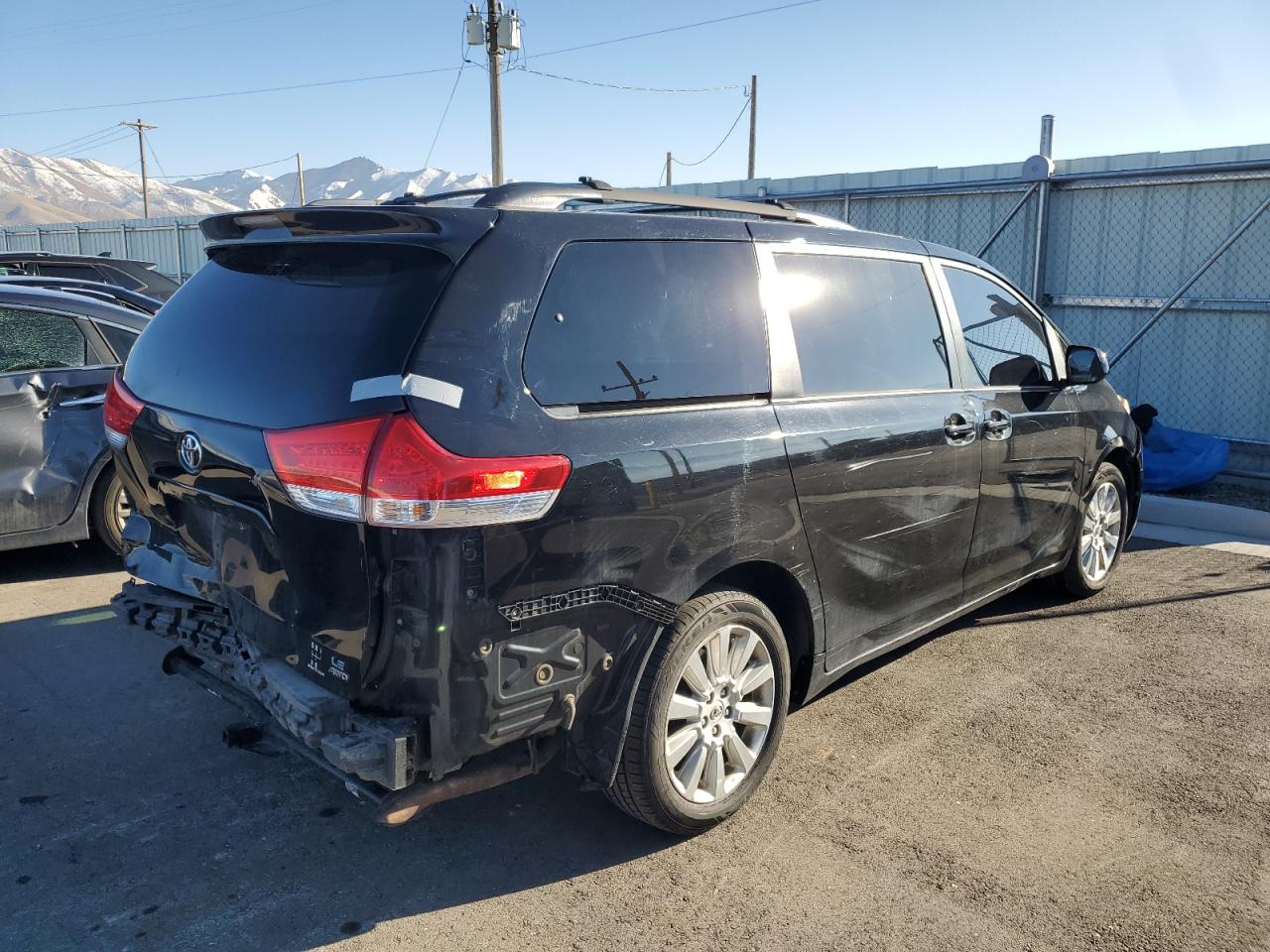 2012 Toyota Sienna - Image 3