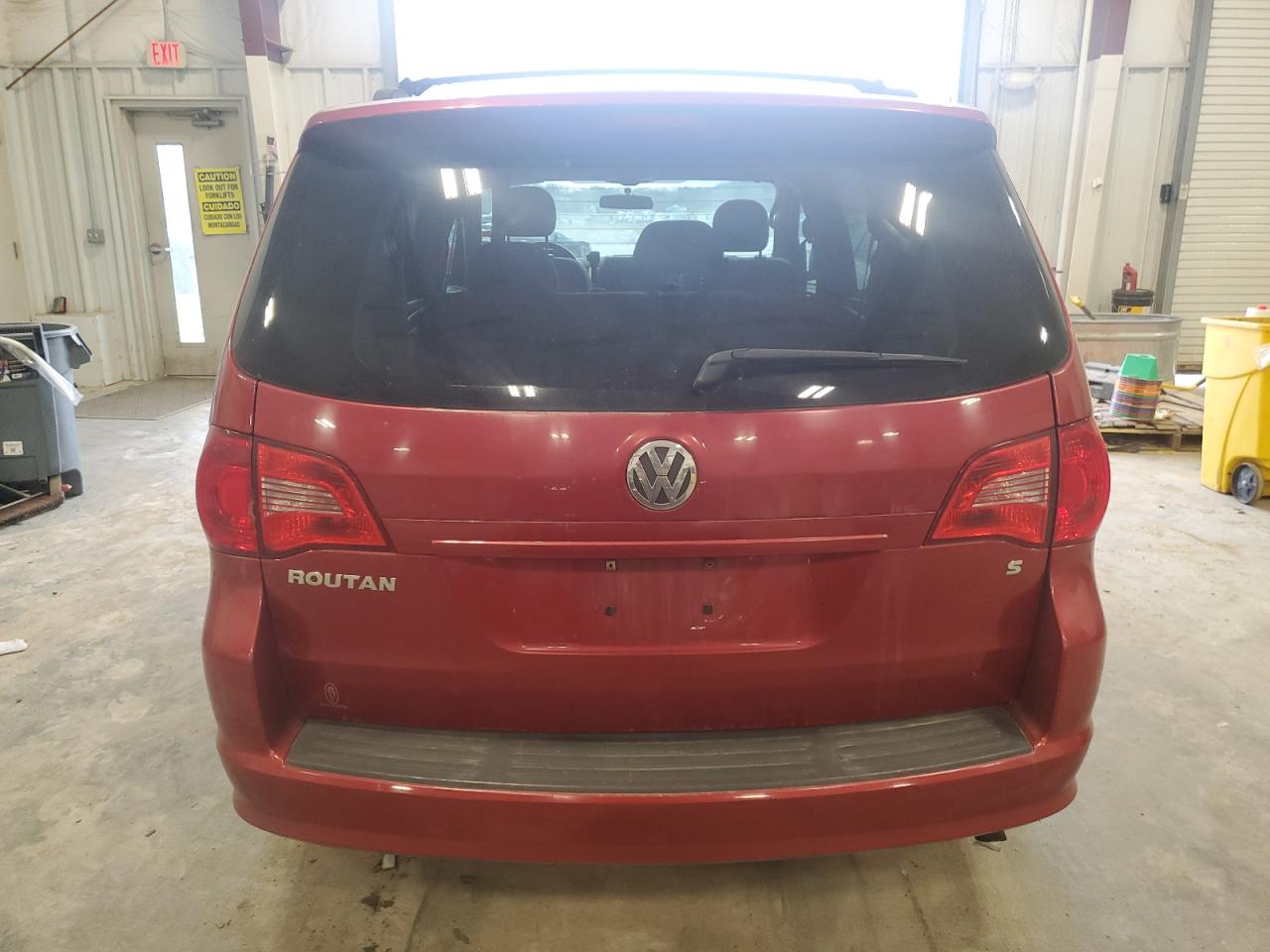 2009 Volkswagen Routan - Image 6