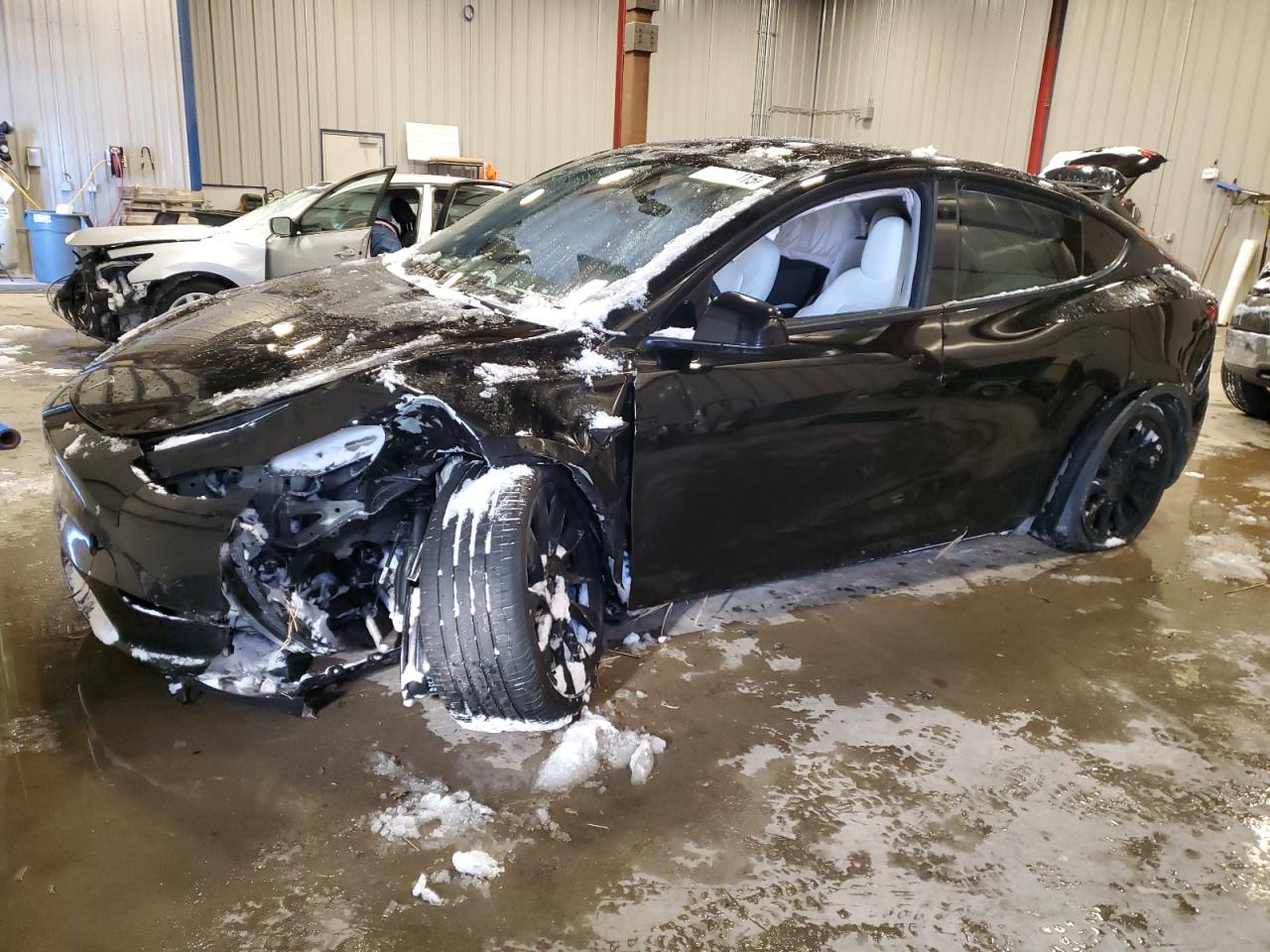 2024 Tesla Model Y на продаже в Appleton, WI - Front End