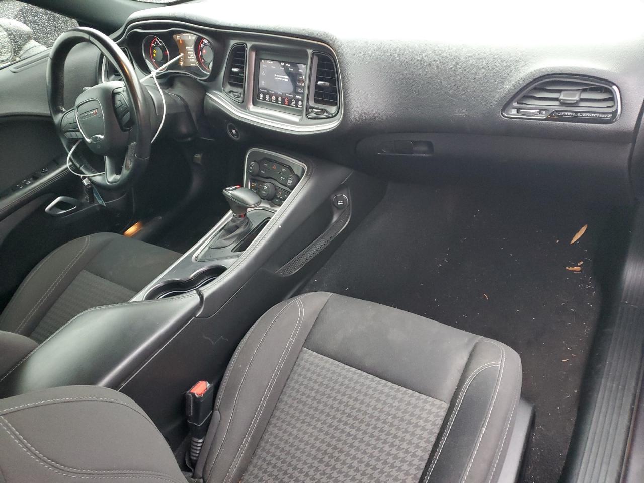 2019 Dodge Challenger - Image 8