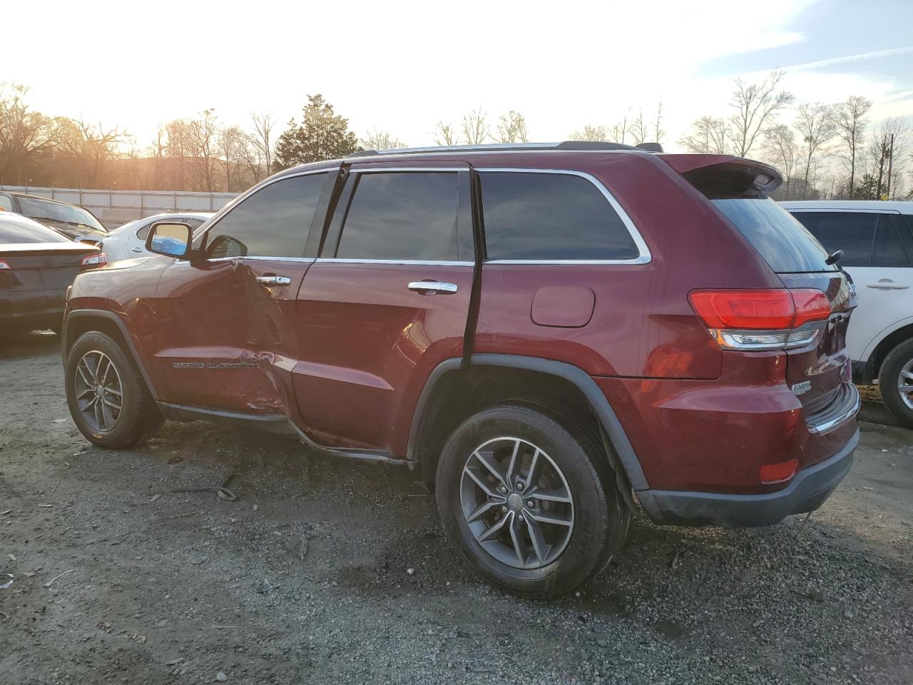 2017 Jeep Grand Cherokee - Image 2