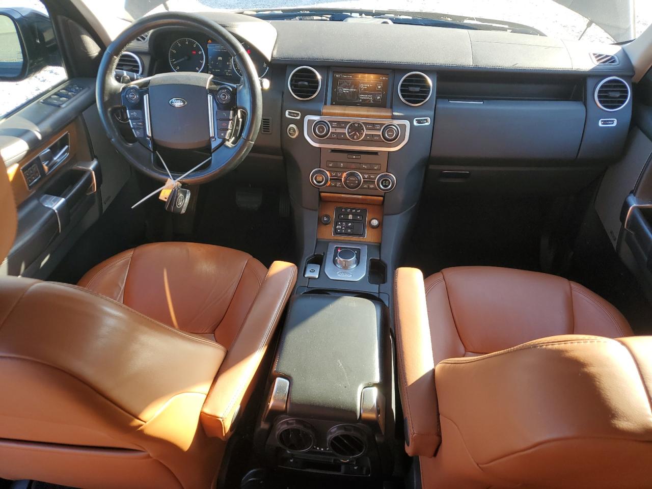 2016 Land Rover LR4 - Image 8