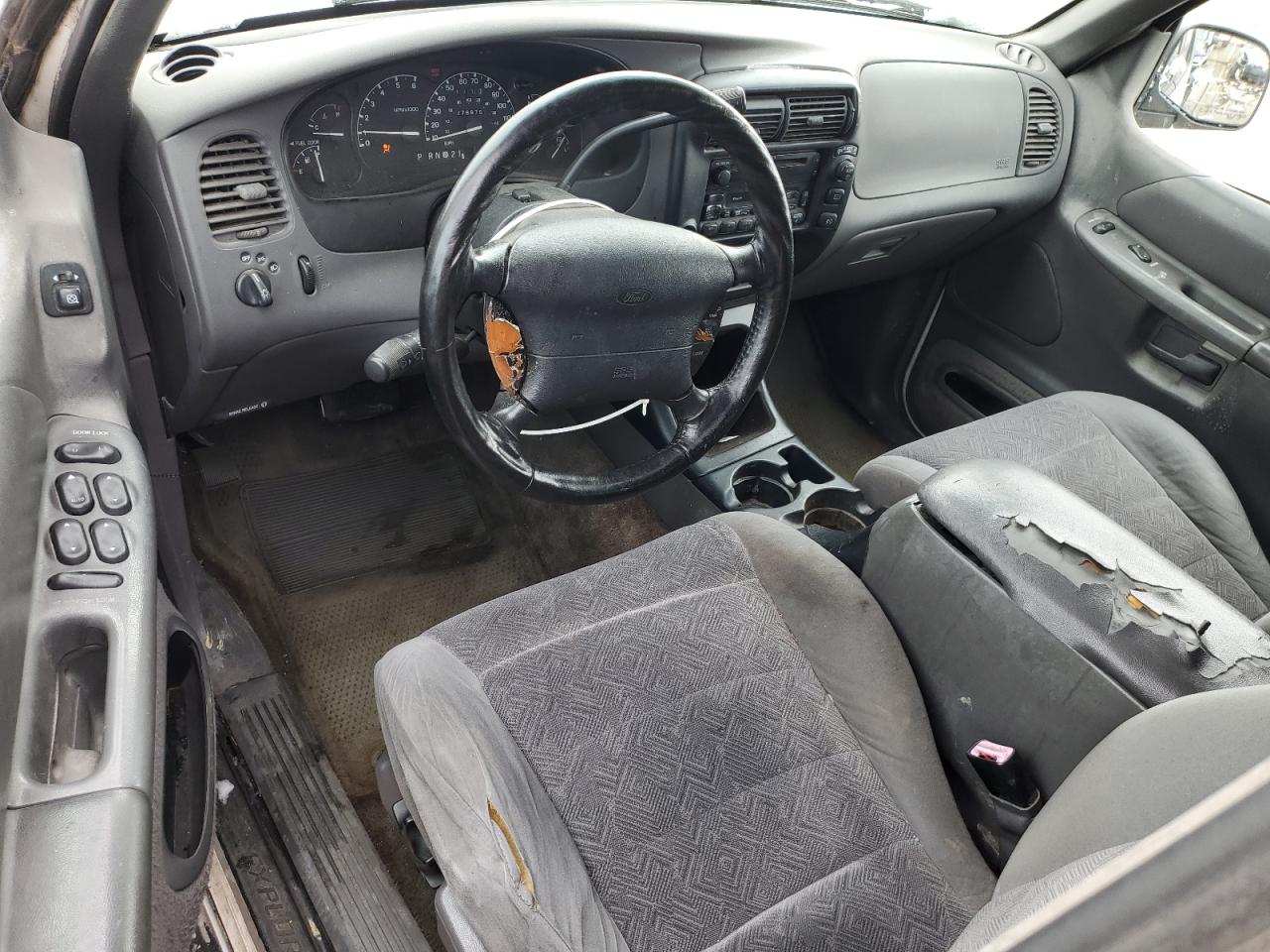 1999 Ford Explorer - Image 8