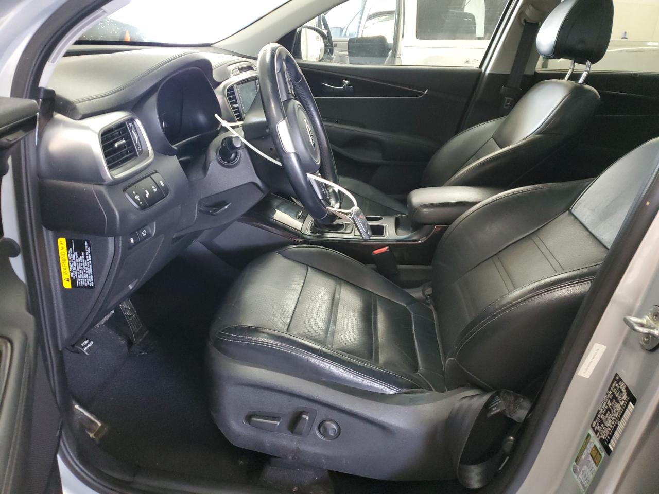 2016 Kia Sorento - Image 7
