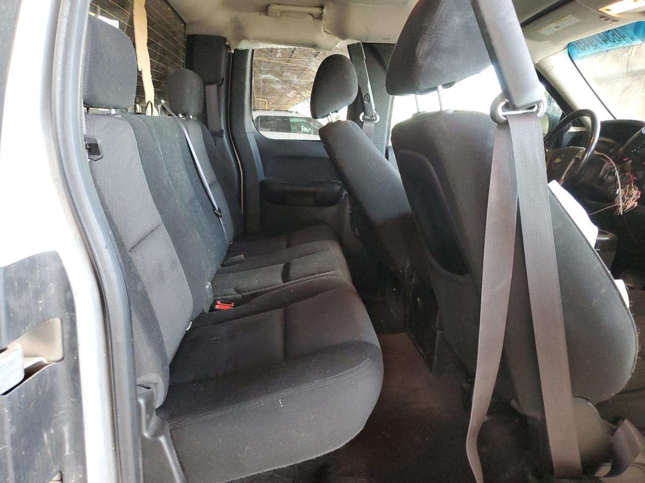 2013 Chevrolet Silverado - Image 10