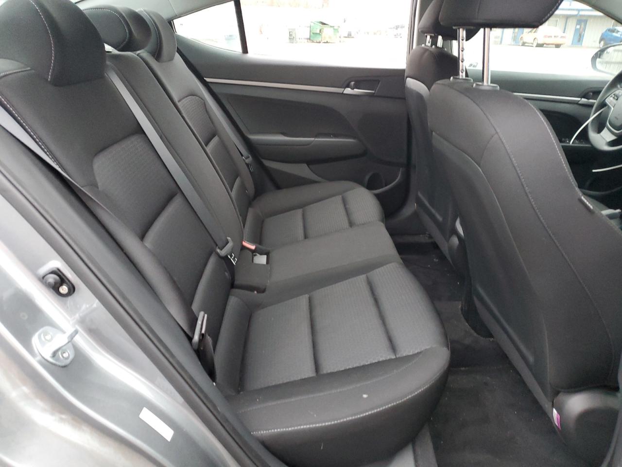 2018 Hyundai Elantra - Image 10