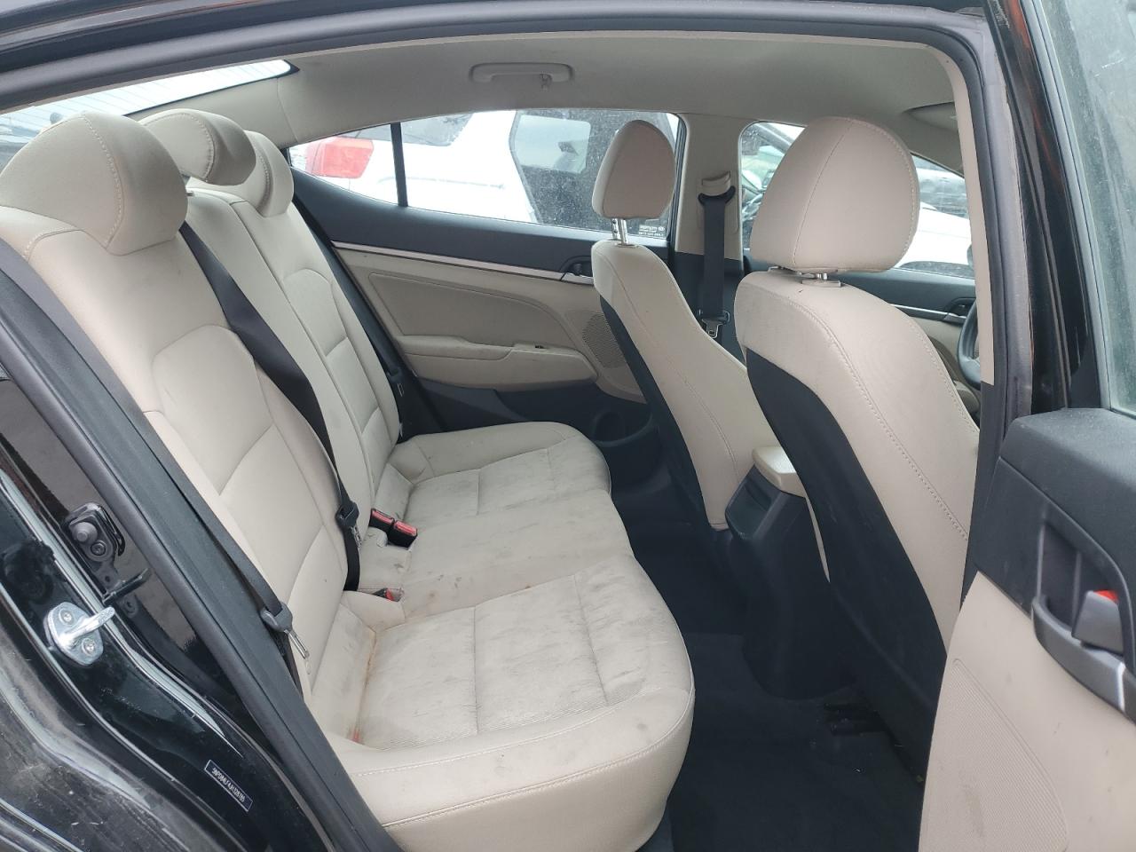 2018 Hyundai Elantra - Image 10